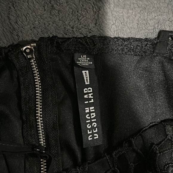 Design Lab by Lord & Taylor Cropped Lace Top - Black - Picture 4 of 4